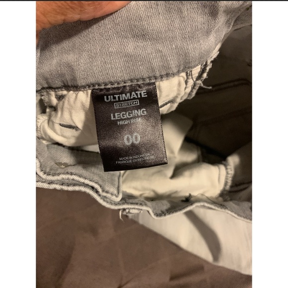 🔥🔥Express gray high rise legging🔥🔥 - Picture 2 of 3